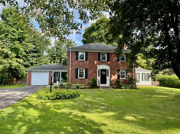 16 Lovely Street, Canton, CT 06019