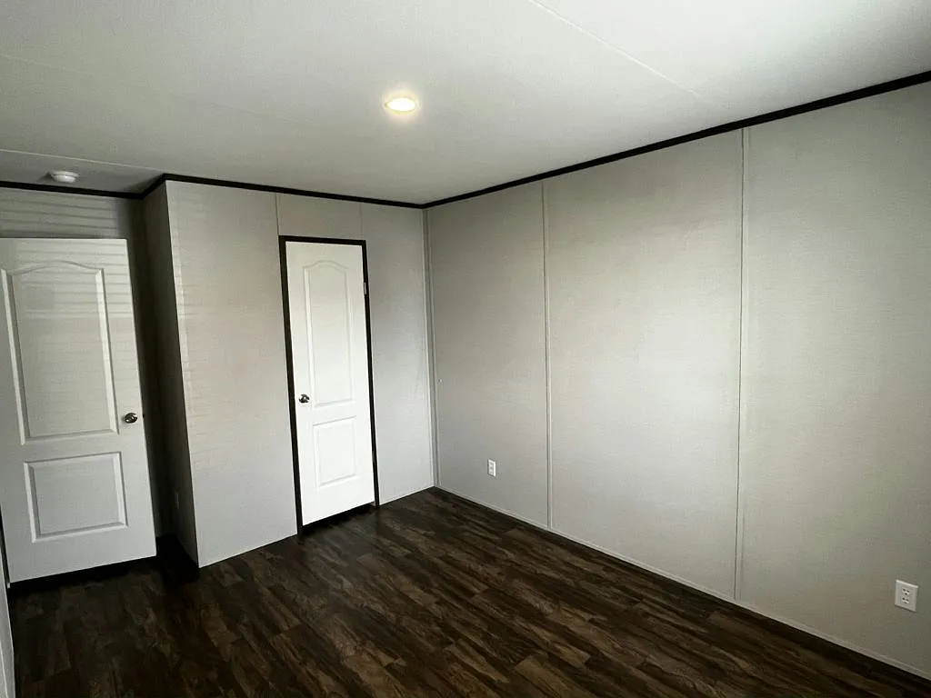 2 bed, 2.0 bath, 912 sqft, $1,431 — Photo 4