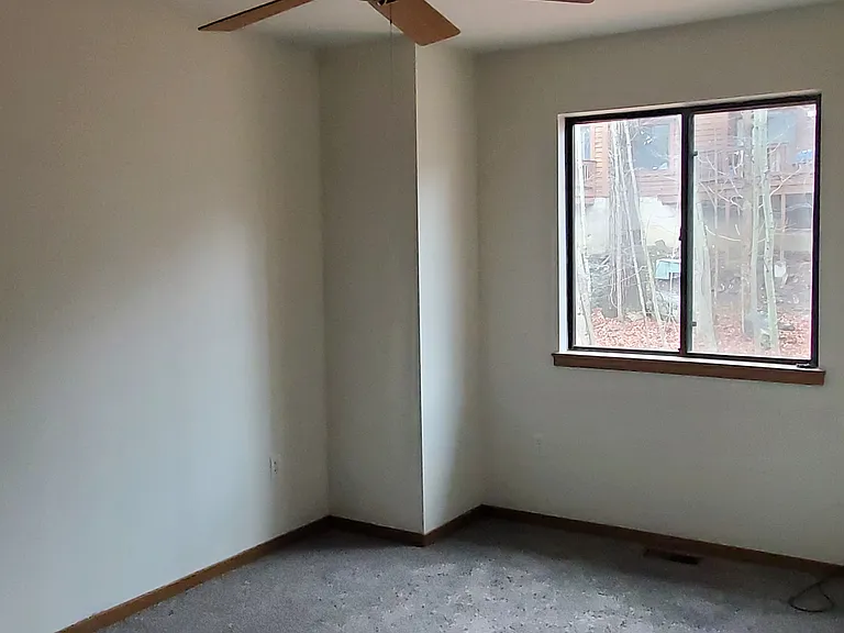 223 Sterling Ct — Photo 17