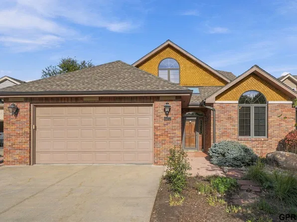 6412 Chesterfield Ct, Lincoln, NE 68510