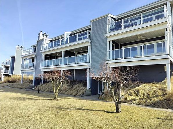 30 Marine Dr APT C8
