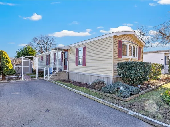 124 Woodland Park, Shelton, CT 06484