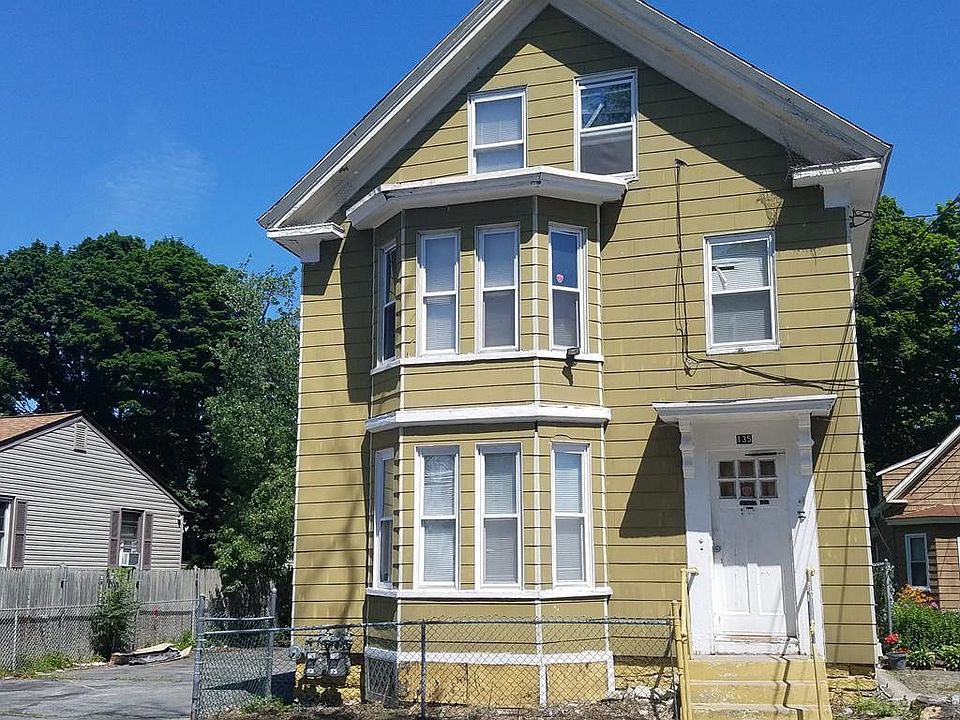 2nd image of 135 Boxford St