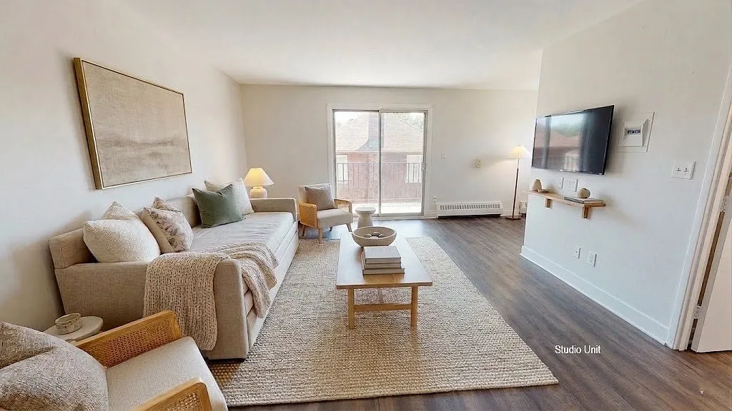 Studio, $1,075 — Photo 1