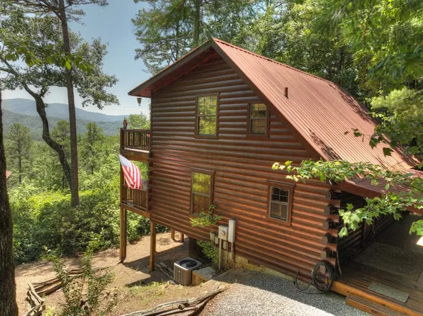 306 Dupont Dr, Blue Ridge, GA 30513