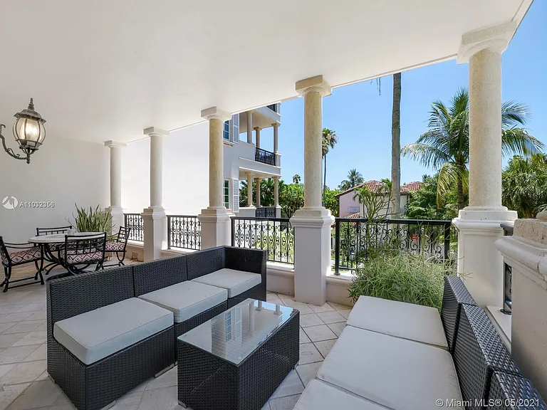 19126 Fisher Island Dr #19126 — Photo 32
