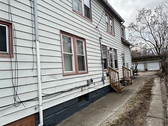 3rd image of 6210 Bonna Ave