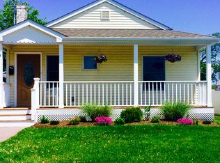 13 Barry Rd, Amityville, NY 11701