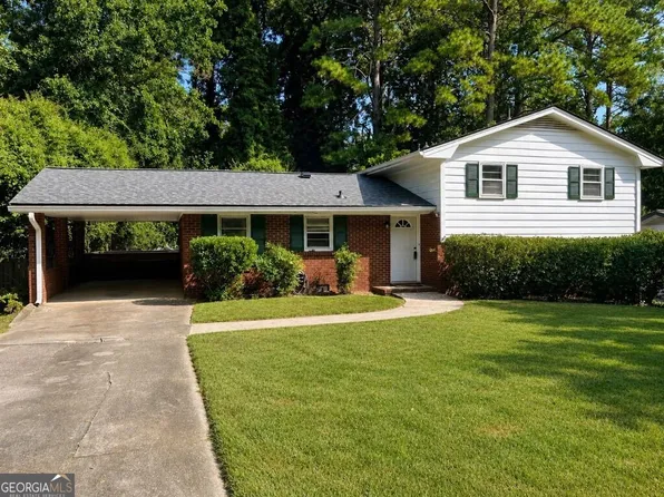 2544 W Laurel Ridge Dr, Decatur, GA 30033