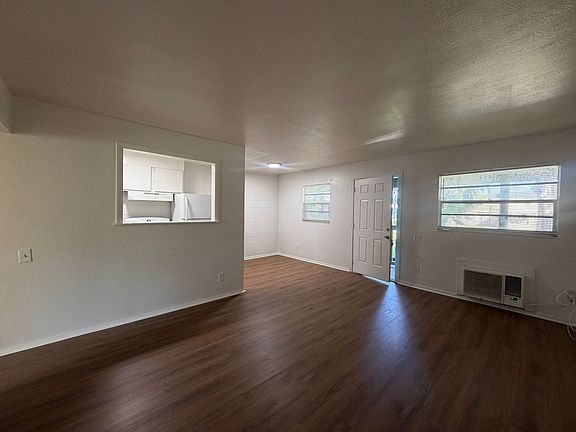 2nd image of 1040 Bert Rd APT 3