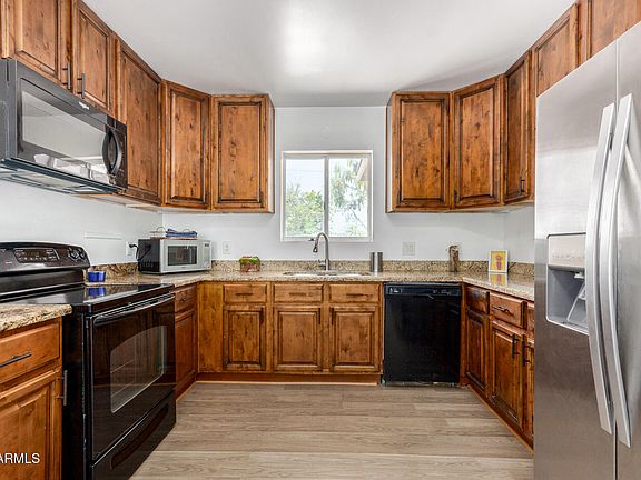 4th image of 1134 W 2ND Street