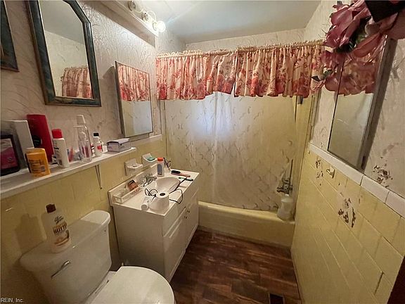 4th image of 1212 Rowe St