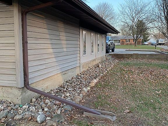 3rd image of 312 N Carole Dr