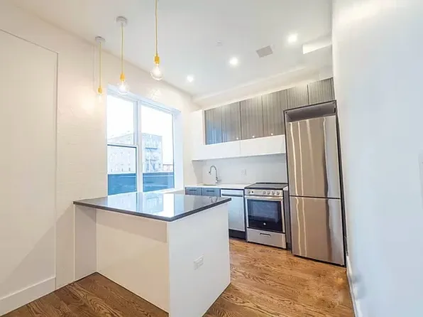 124 Erasmus Street 2A image 2 of 13