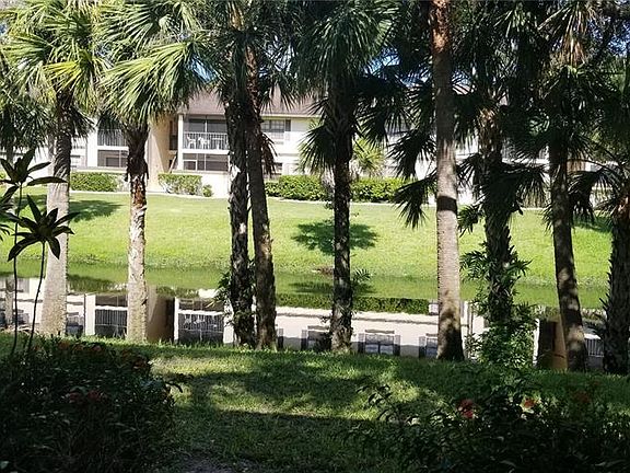 3rd image of 1515 Forrest Nelson Blvd Unit P-201