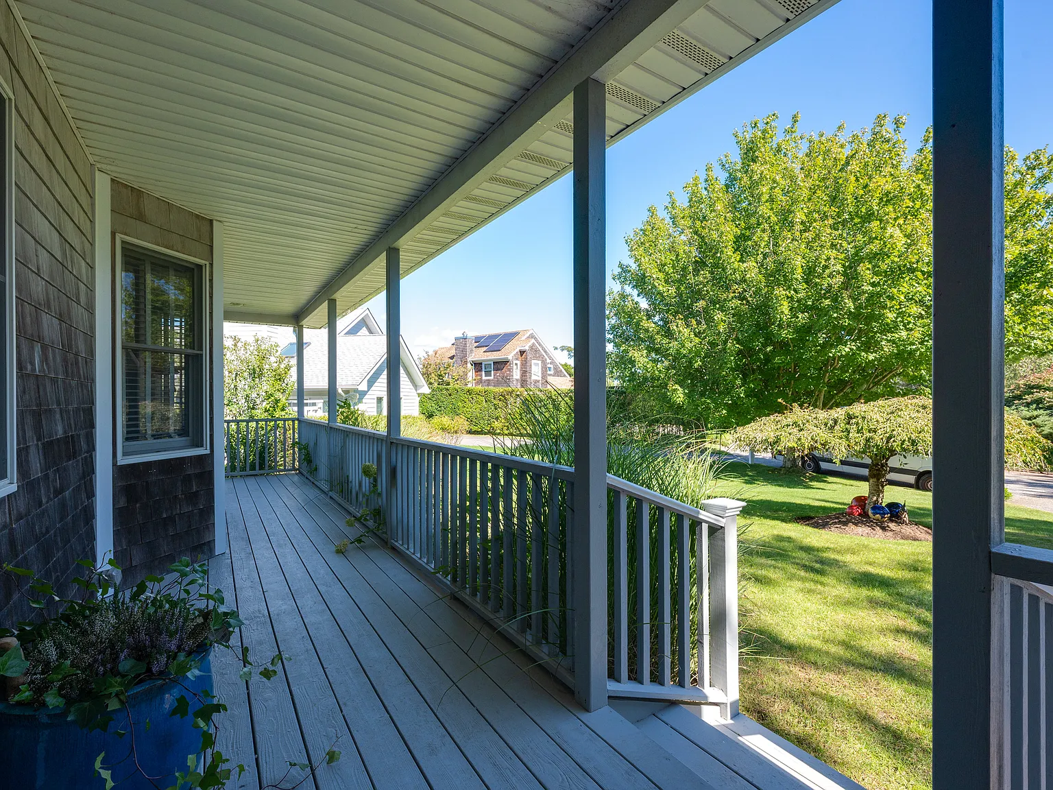Southampton Village Breezy Beach House Pool & Tennis — Photo 2