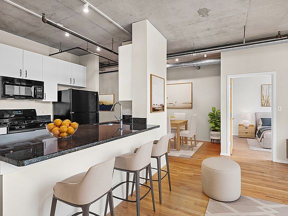 5th image of 700 W Van Buren St APT 709