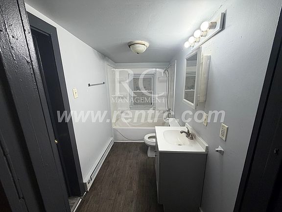 4th image of 618 Porter St