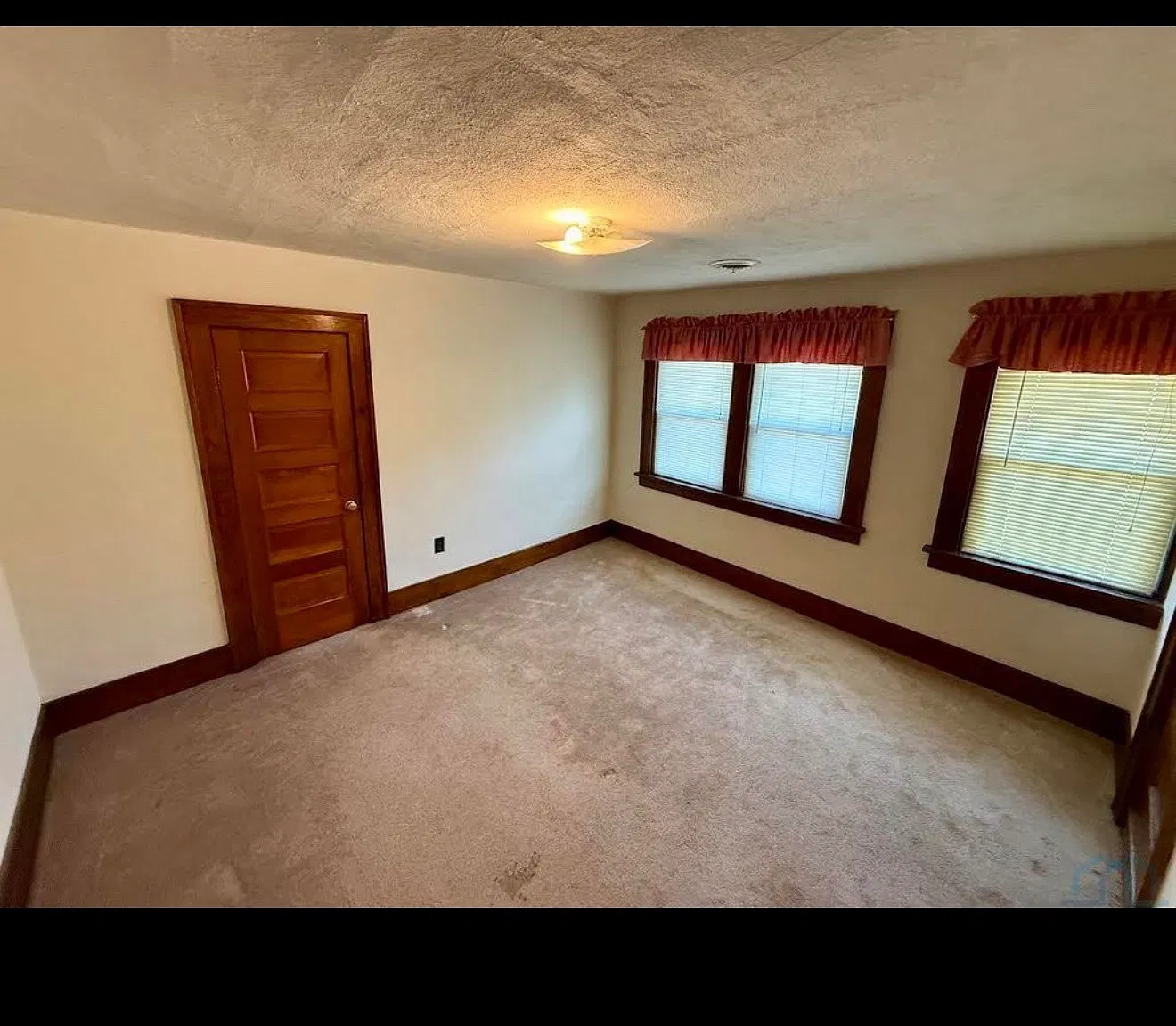 2 bed, $1,250 — Photo 3