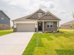 895 Saddlebrook Farms Blvd, Whiteland, IN 46184
