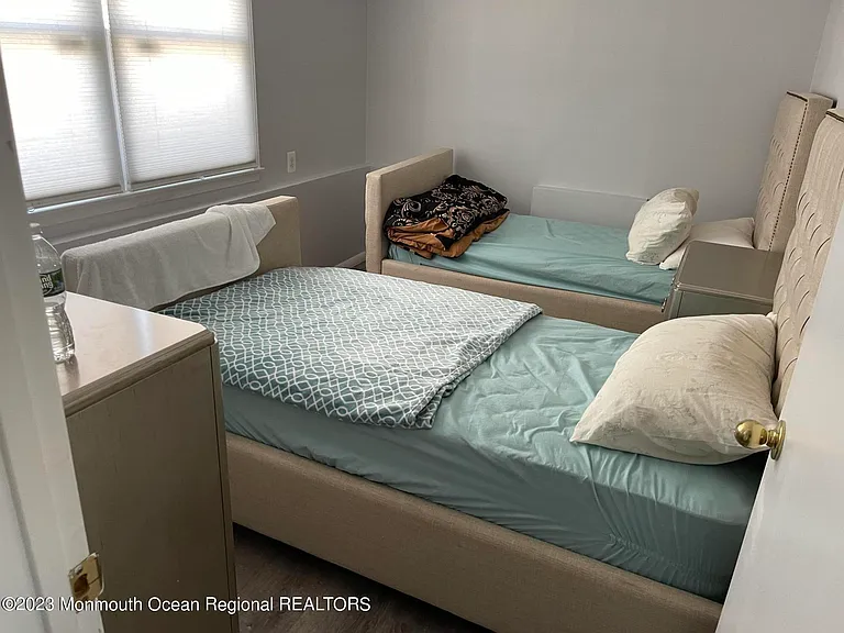 8 Dwight Dr — Photo 15