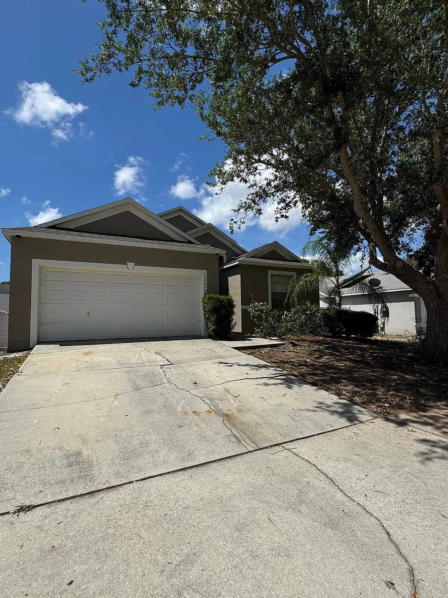 Building Photo - 13447 Silvercreek Dr