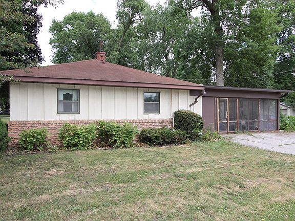 2nd image of 1718 Mayflower Pl
