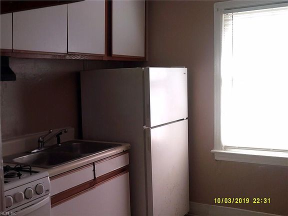 2nd image of 2061 E Ocean View Ave APT 3