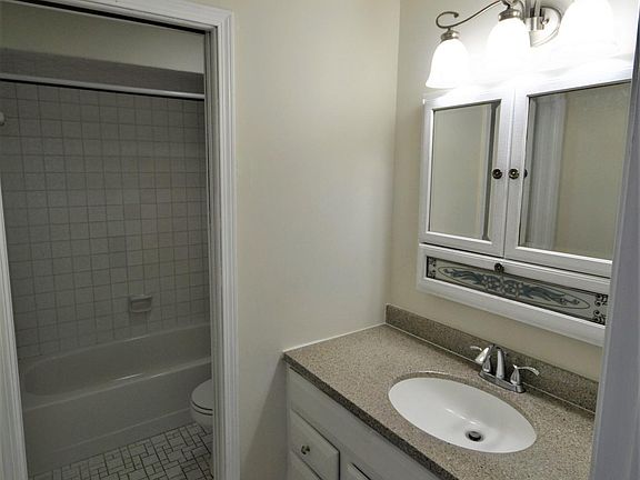 5th image of 11370 Shovler Ct