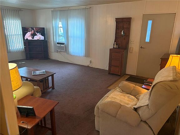4th image of 80 Cooper Ln
