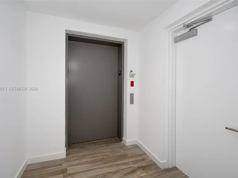 460 NE 28th St #501 — Photo 13