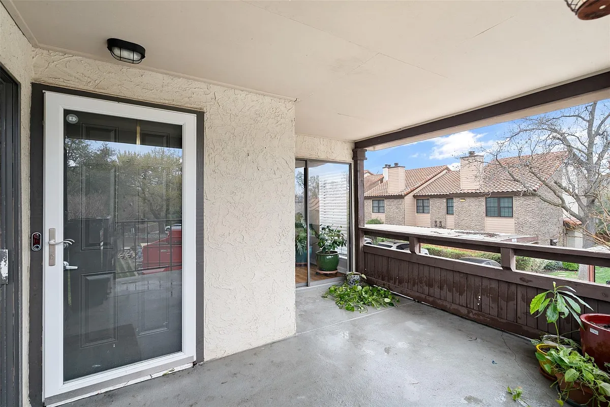 Building Photo - 5626 Preston Oaks Rd #34A