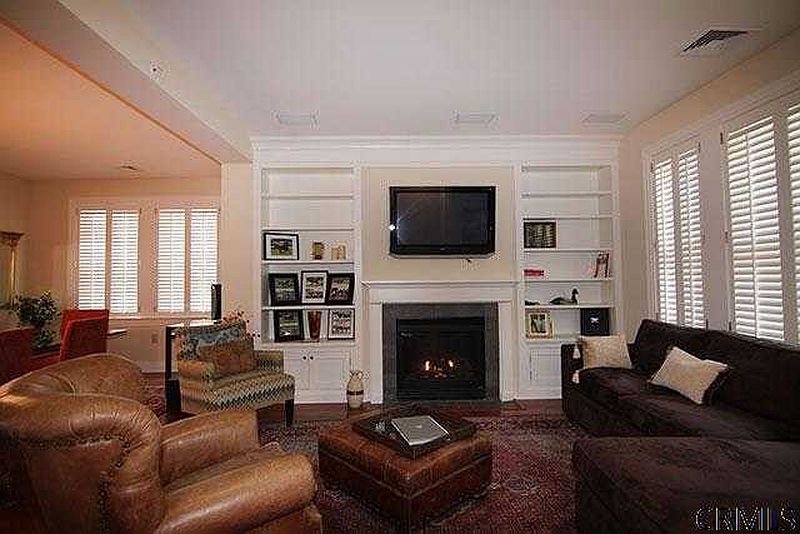 3rd image of 414 WHISTLER Court