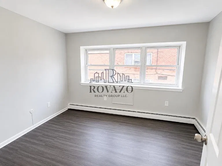 2 bed, 650 sqft, $1,650 — Photo 3
