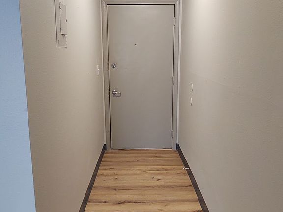 5th image of 1441 Capitol Ave #18