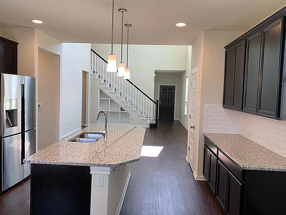 4th image of 14015 Hedera Dr