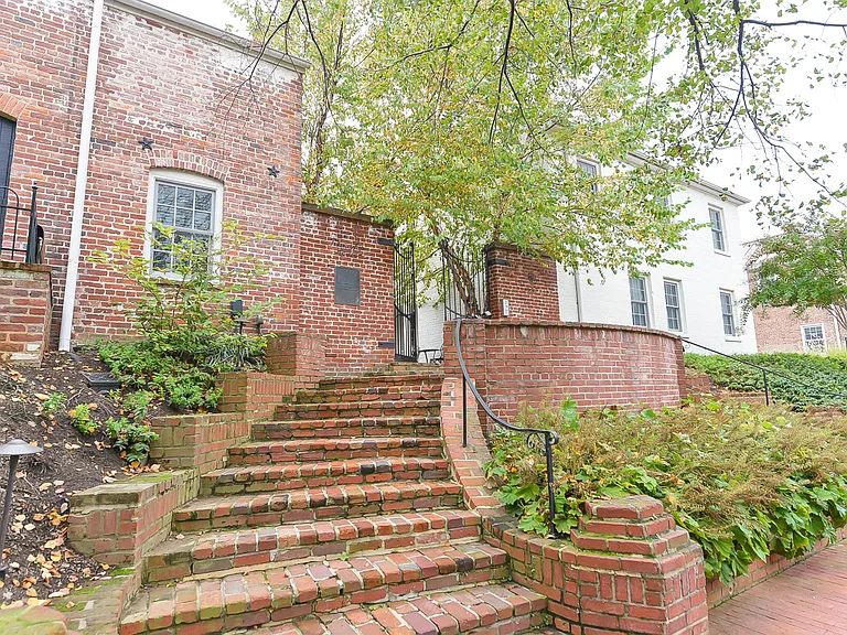 628 S Carolina Ave SE — Photo 14