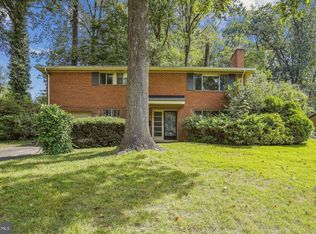 5603 Flag Run Dr, Springfield, VA 22151