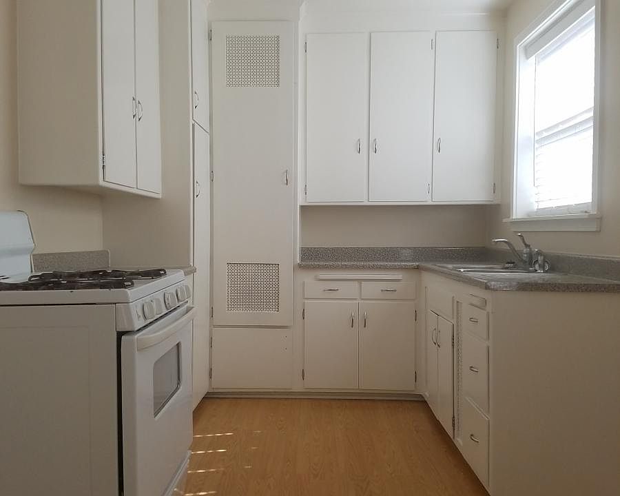 2nd image of 117 N 7th St