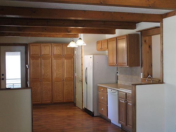 3rd image of 125 Meadow Ln