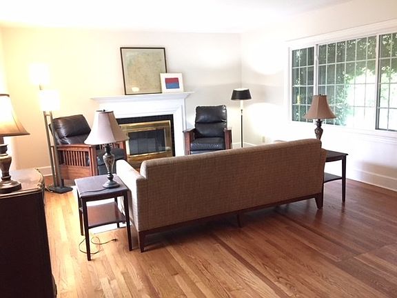 4th image of 2468 Kingsley Dr