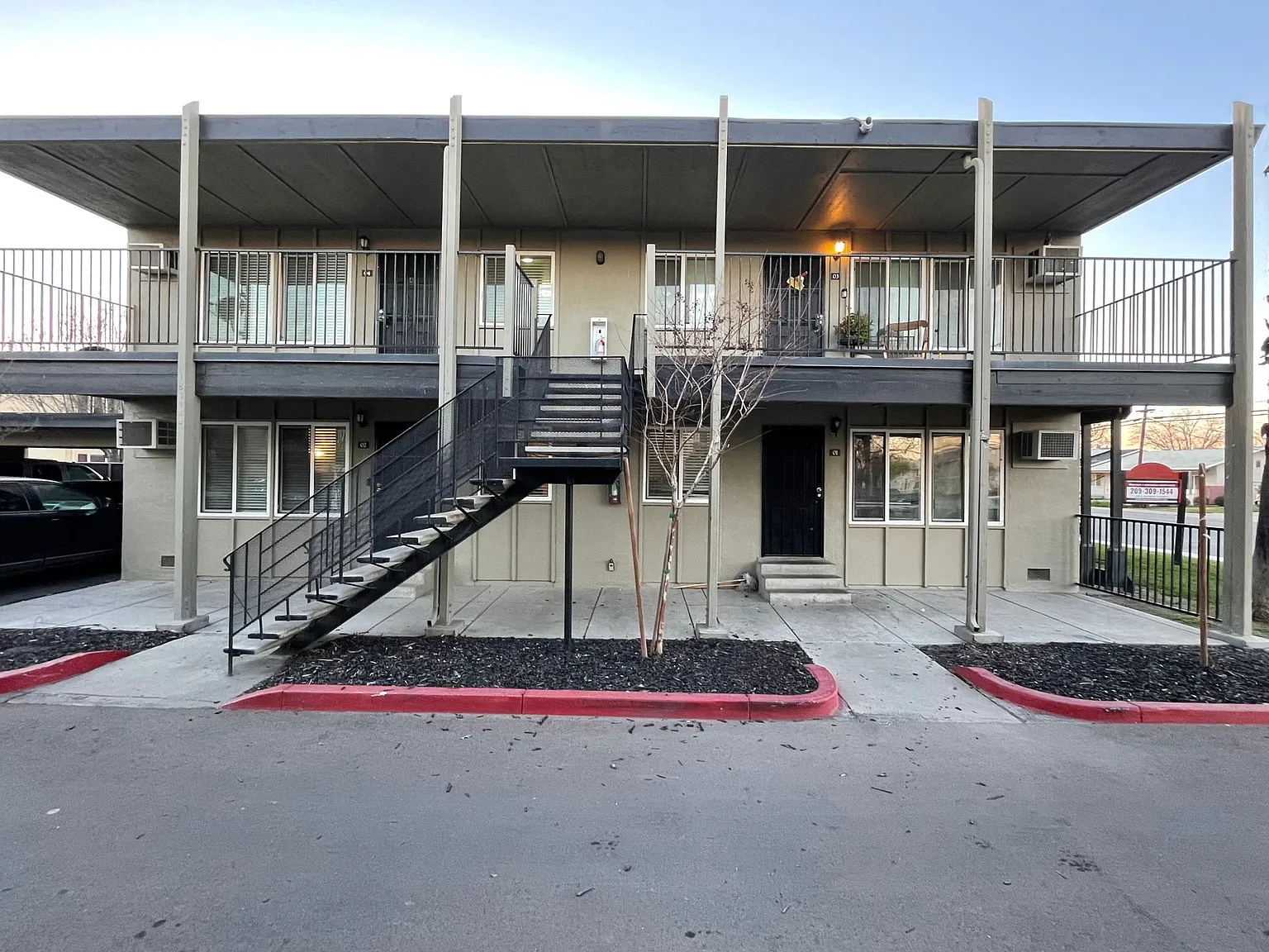 Las Palmas at 133 and 233 West I Street — Photo 4