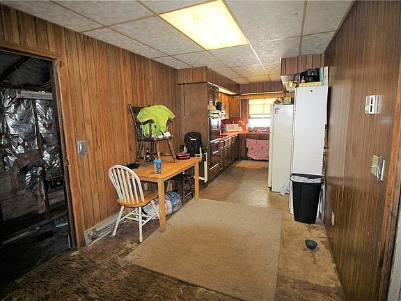 4th image of 410 Plum St