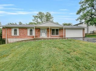 11155 De Malle Dr, Saint Louis, MO
