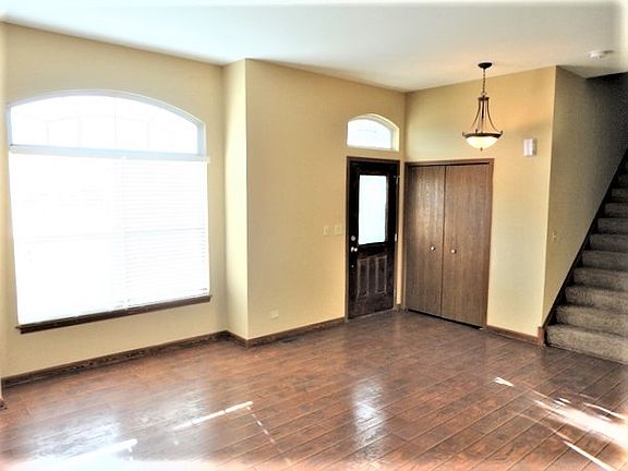 3rd image of 613 Doral Ln