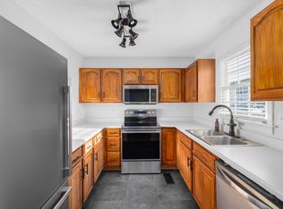 152 Gray Station Rd APT 8, Johnson City, TN 37615