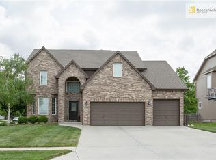 677 N Pine Cir, Gardner, KS 66030
