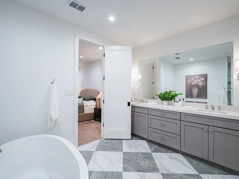 4529 Emerson Ave #8L — Photo 27