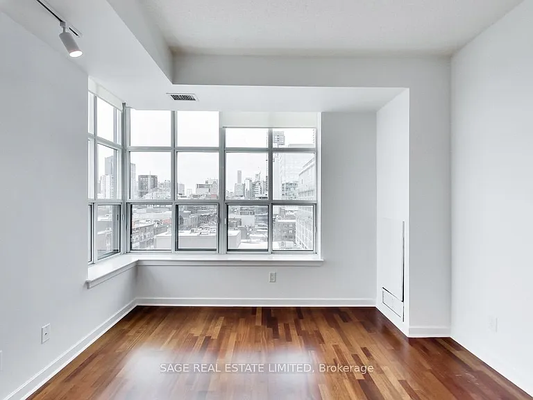 438 Richmond St W #910 — Photo 3