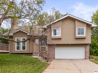 5615 N 112th Cir, Omaha, NE 68164